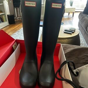 Brand new Hunter rain boots. Size 8